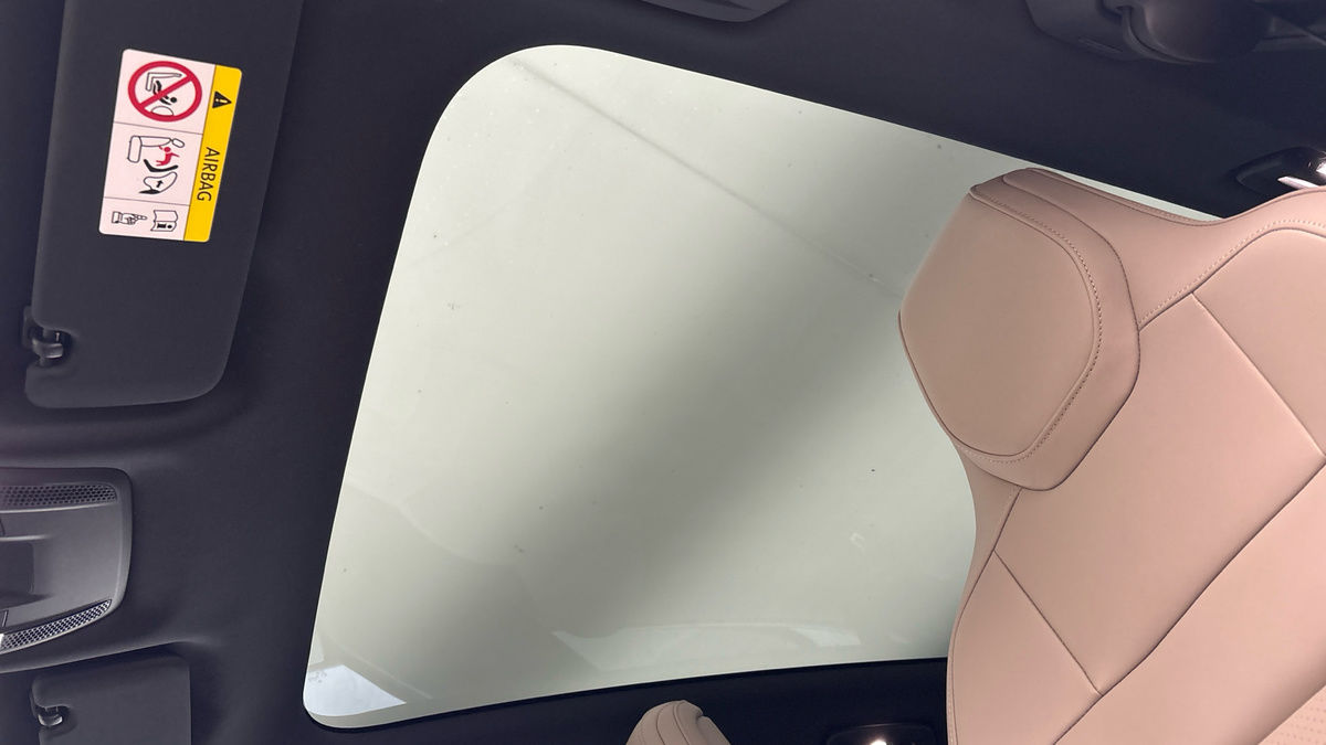 Porsche Taycan Image 6