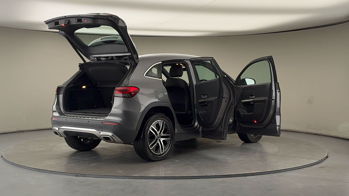 More views of Mercedes-Benz GLA