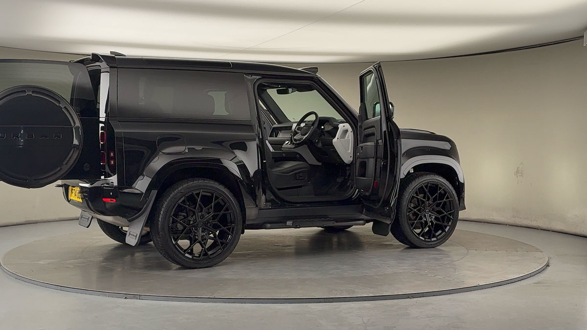 More views of Land Rover Defender 90