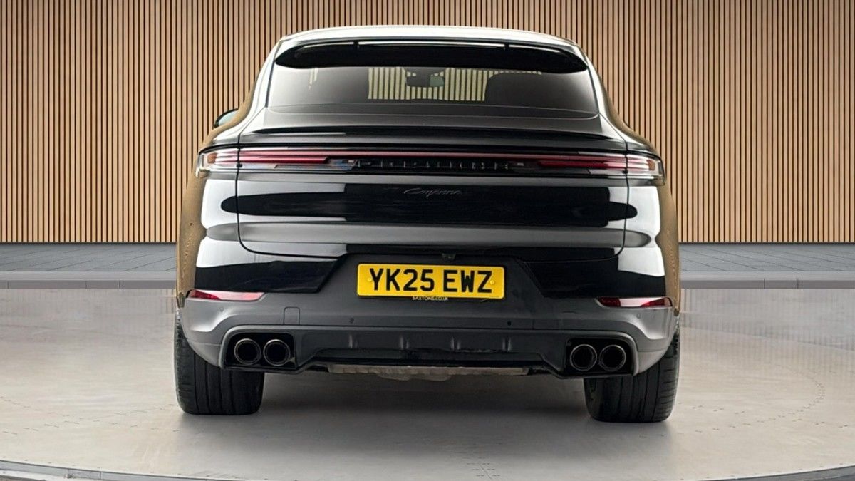 Porsche Cayenne Image 4