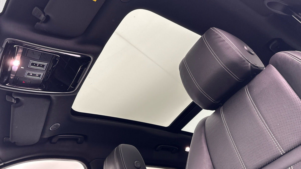 Land Rover Range Rover Velar Image 6