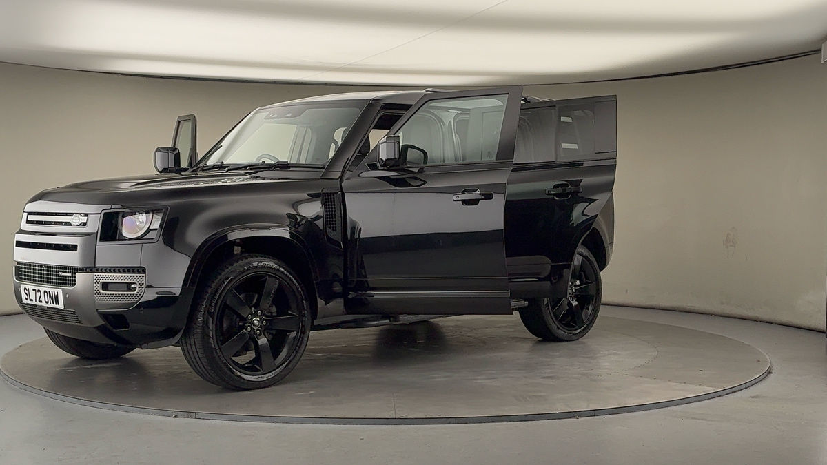 Land Rover Defender 110 Image 22