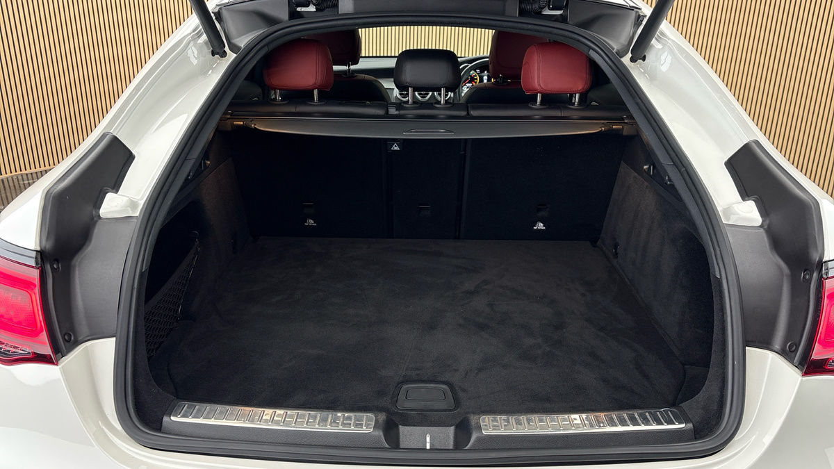 Mercedes-Benz GLC Image 11