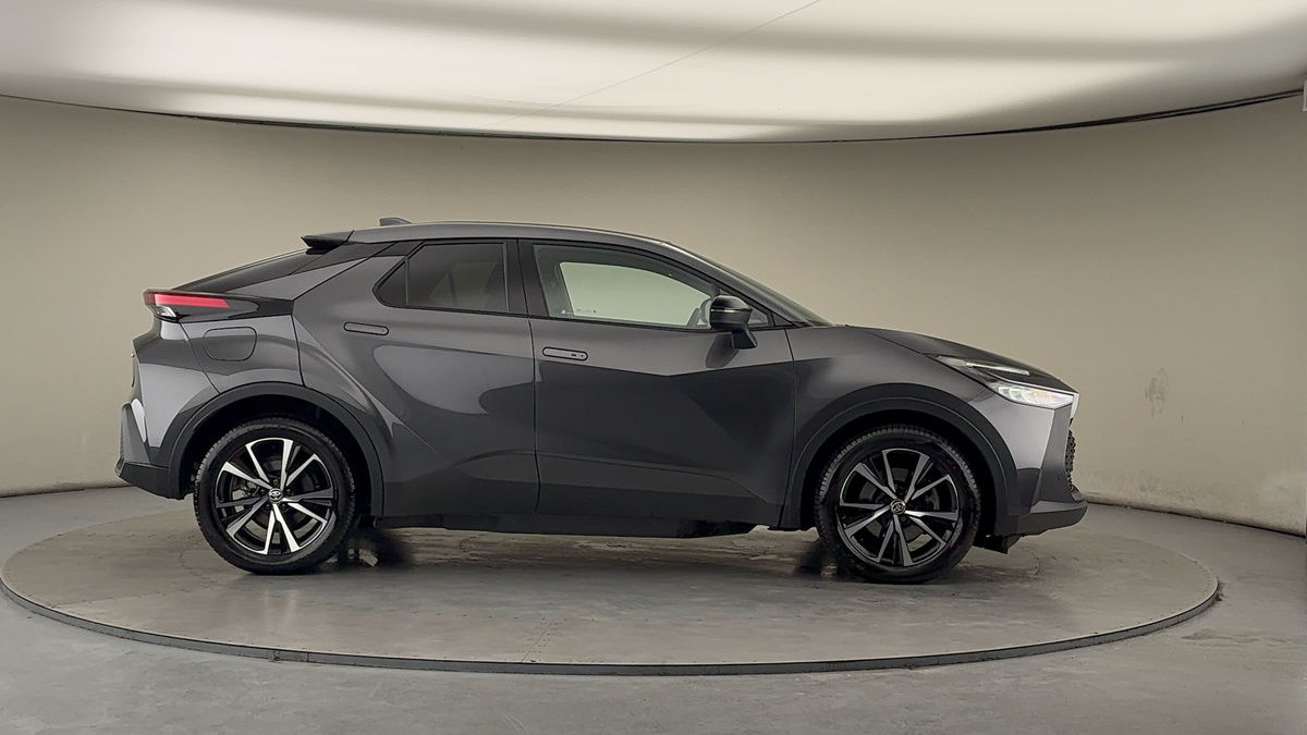 Toyota C-HR Image 16