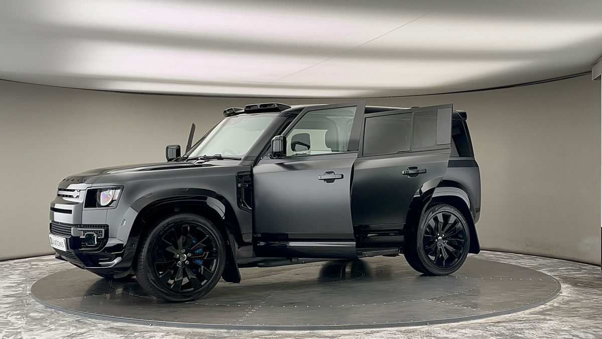 More views of Land Rover Defender 110