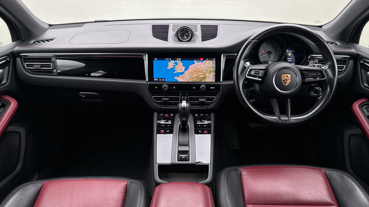 Porsche Macan Image 12