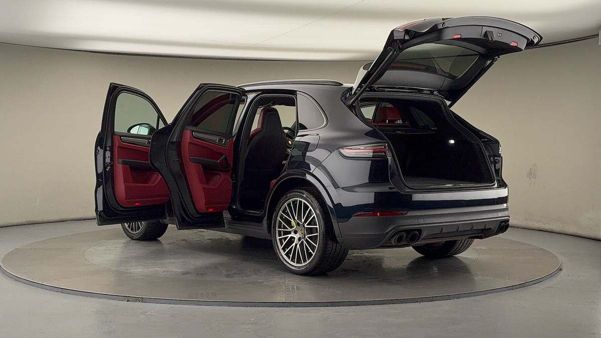 More views of Porsche Cayenne