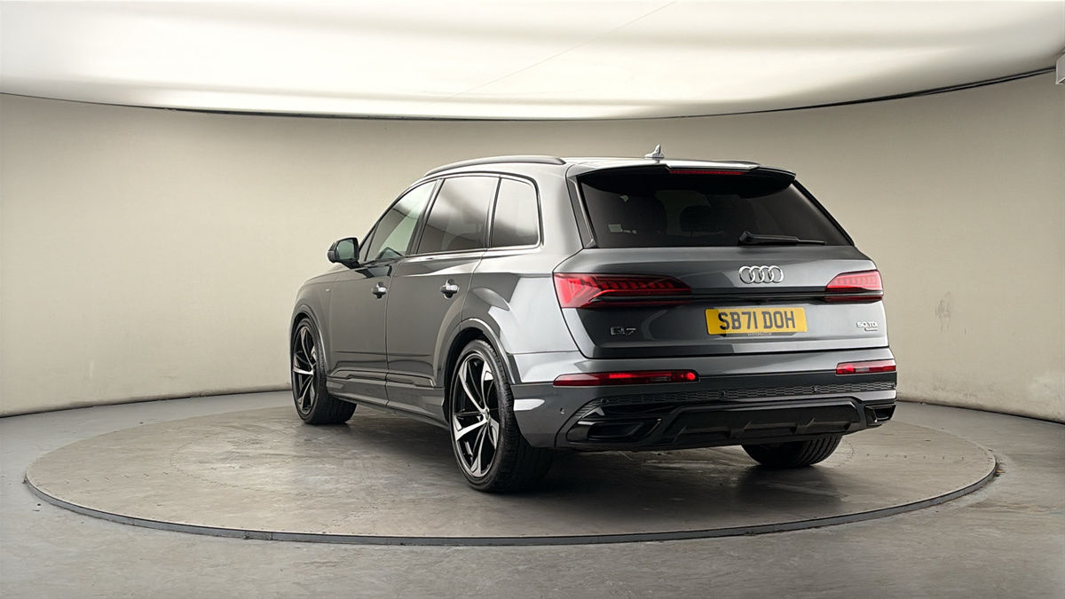 More views of Audi Q7