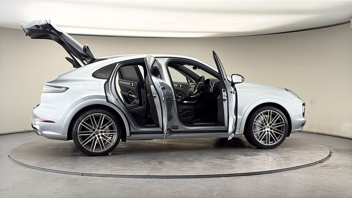 More views of Porsche Cayenne