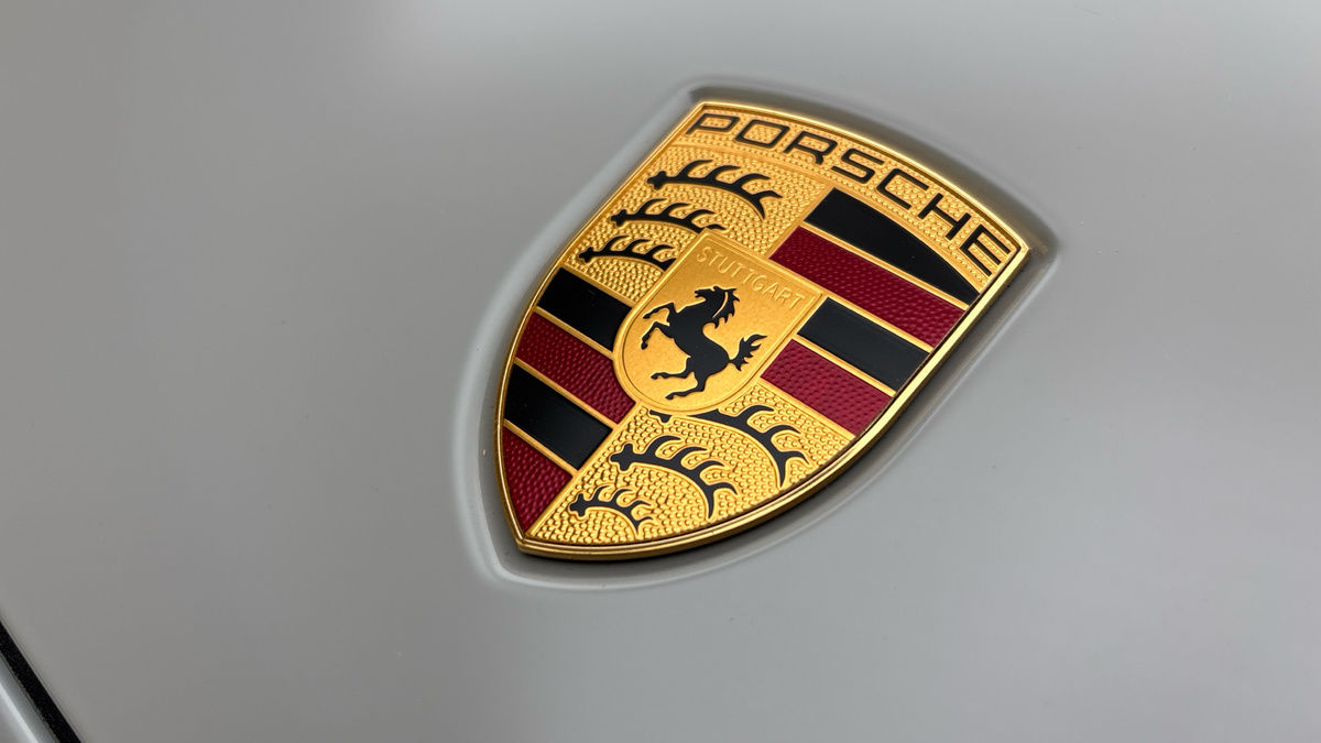 Porsche Cayenne Image 24