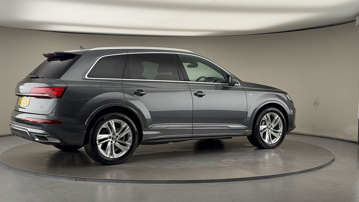 More views of Audi Q7