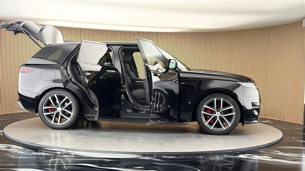 More views of Land Rover Range Rover Sport
