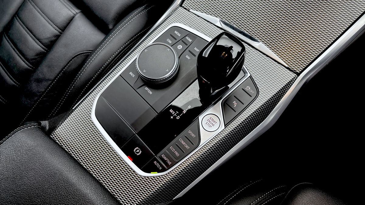 BMW 3 Series Image 6