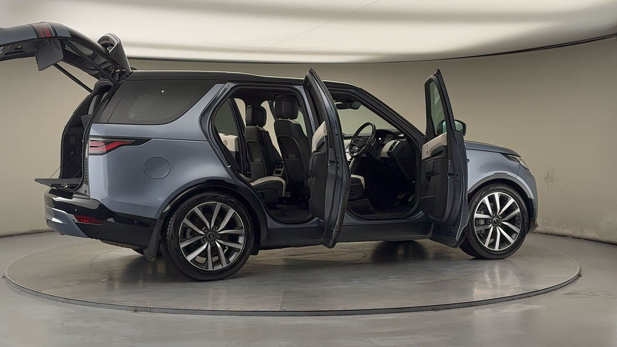 More views of Land Rover Discovery