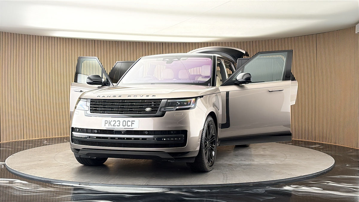 More views of Land Rover Range Rover