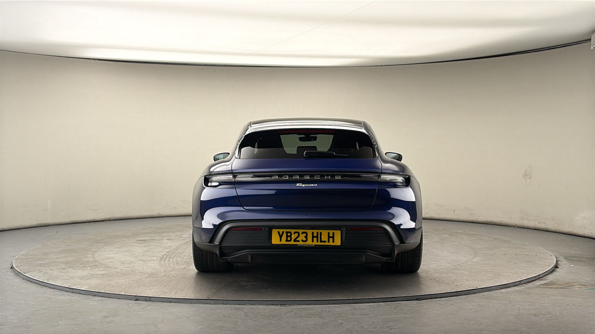 Porsche Taycan Image 4