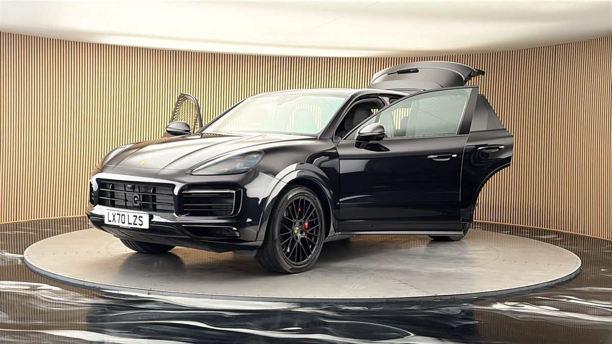 More views of Porsche Cayenne