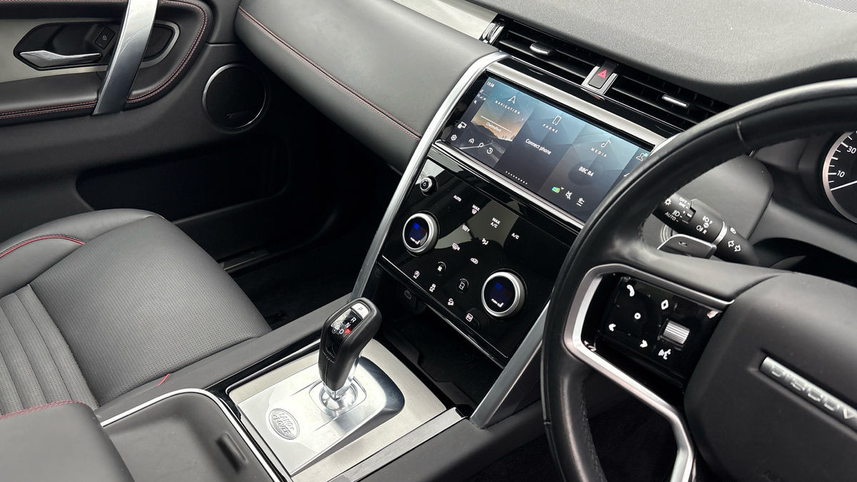 Land Rover Discovery Sport Image 18