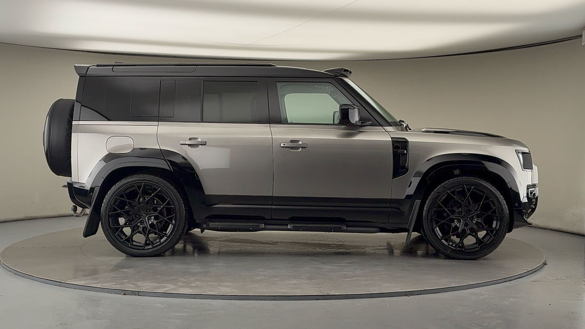 Land Rover Defender 110 Urban Image 16