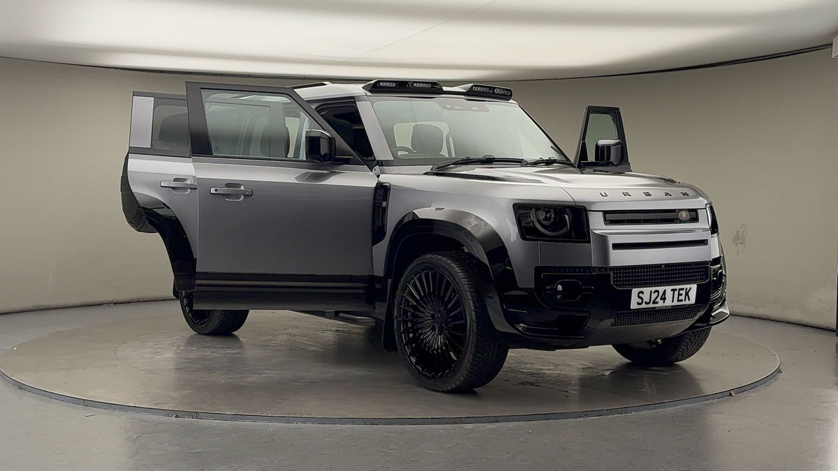 More views of Land Rover Defender 110