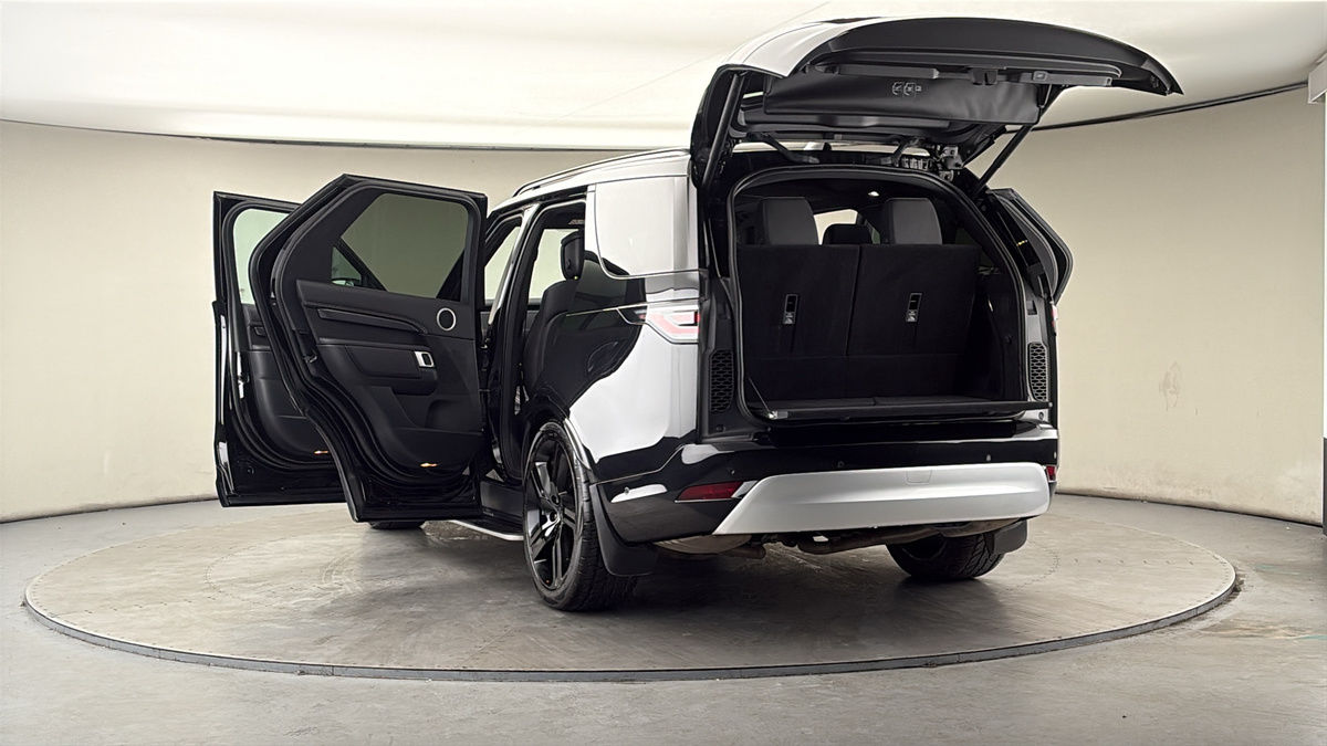 More views of Land Rover Discovery