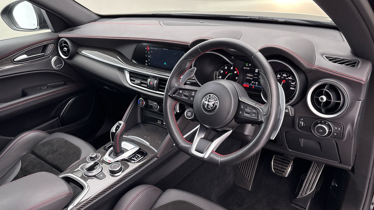 Alfa Romeo Stelvio Image 5