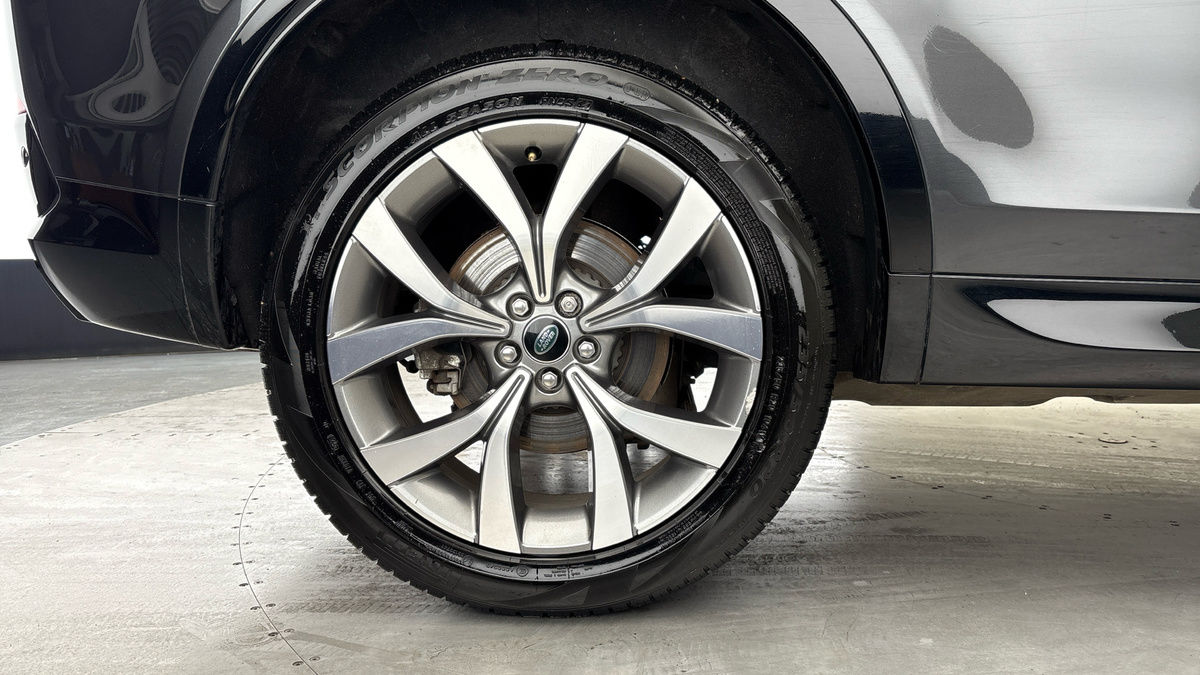 Land Rover Discovery Sport Image 10