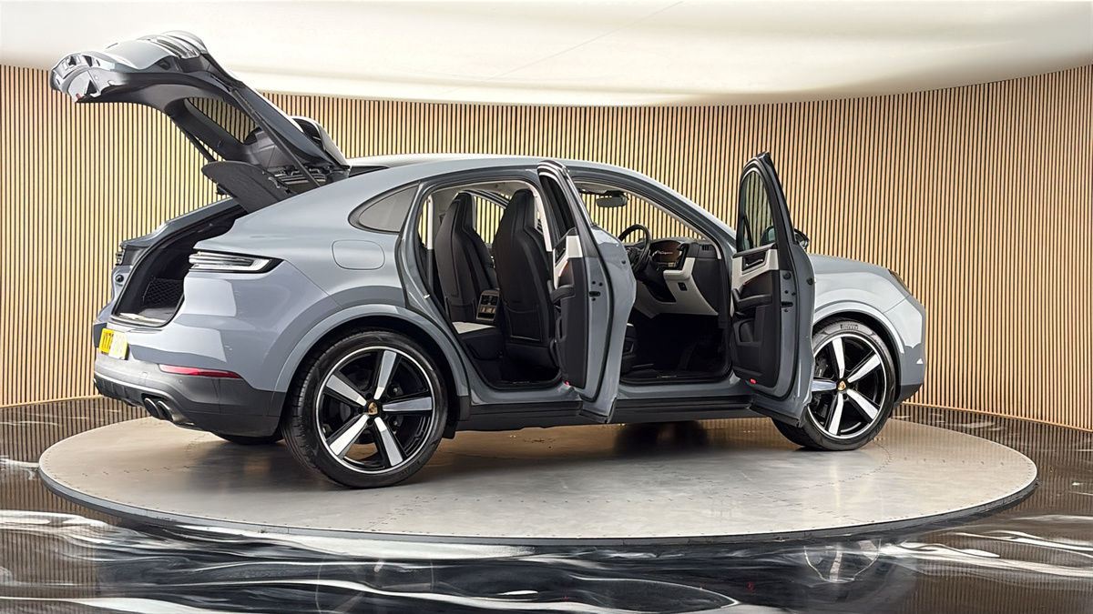 More views of Porsche Cayenne