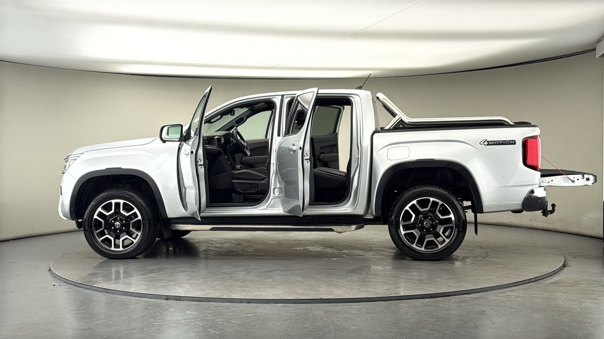 More views of Volkswagen Amarok