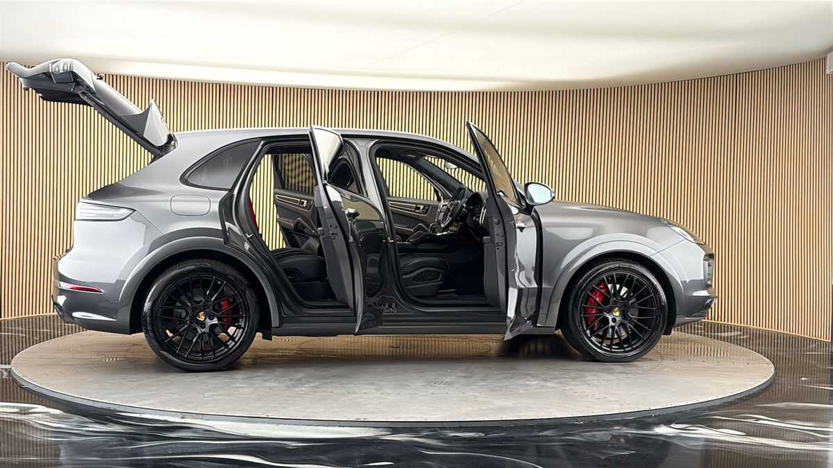 More views of Porsche Cayenne