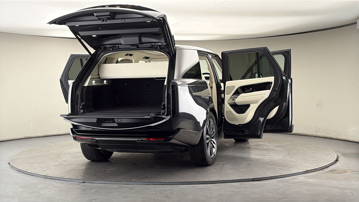 More views of Land Rover Range Rover