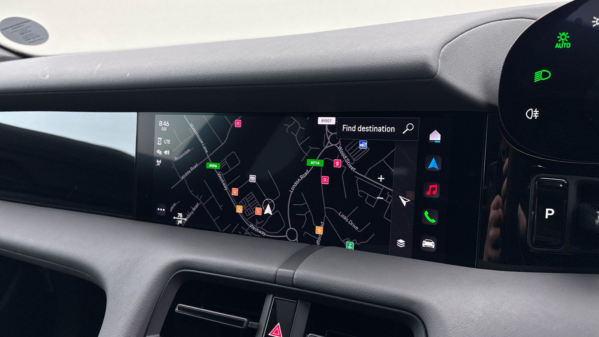 Porsche Taycan Image 17