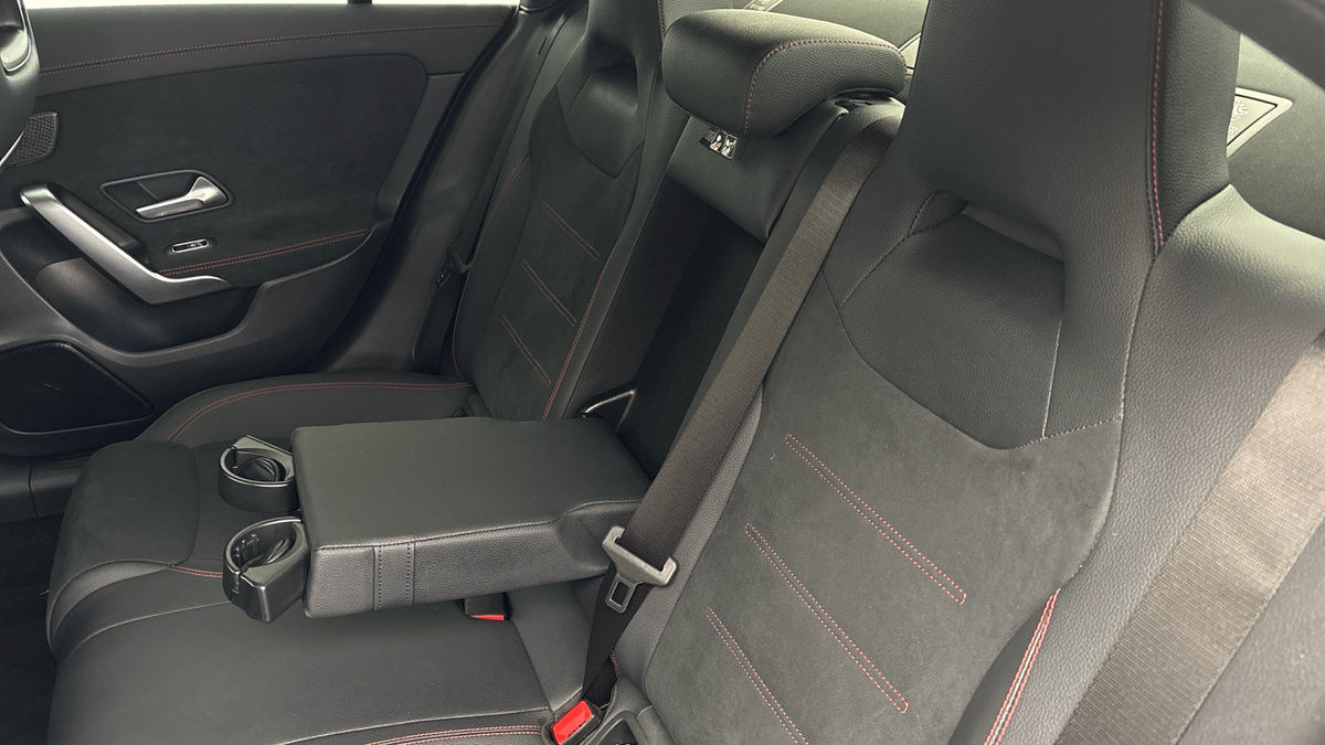 Mercedes-Benz CLA Image 9