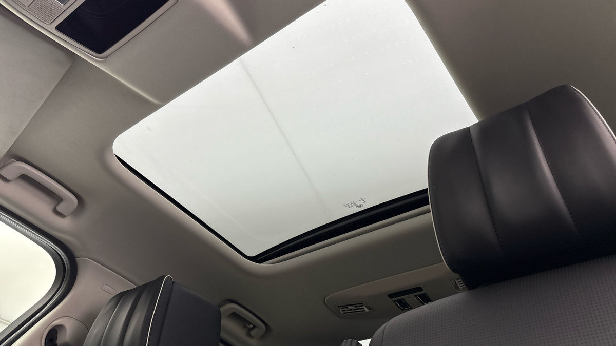 Land Rover Discovery Image 6