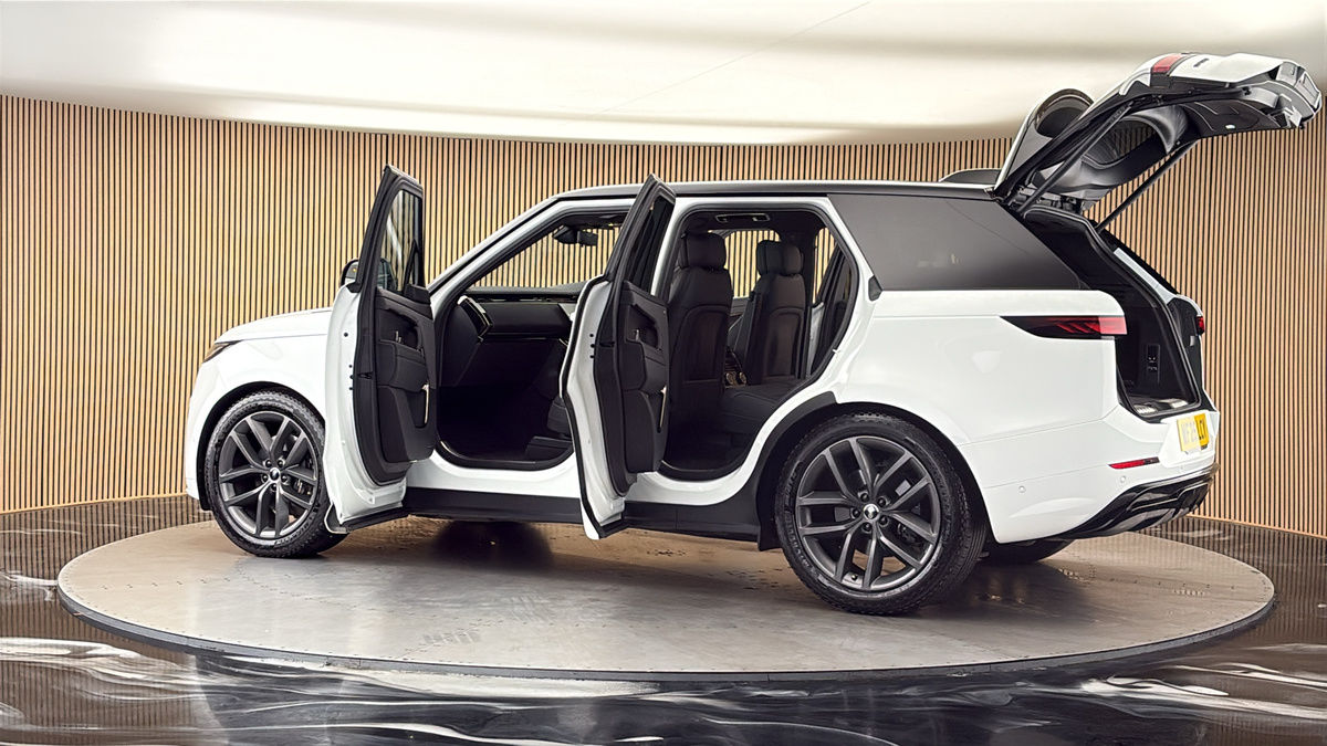 More views of Land Rover Range Rover Sport