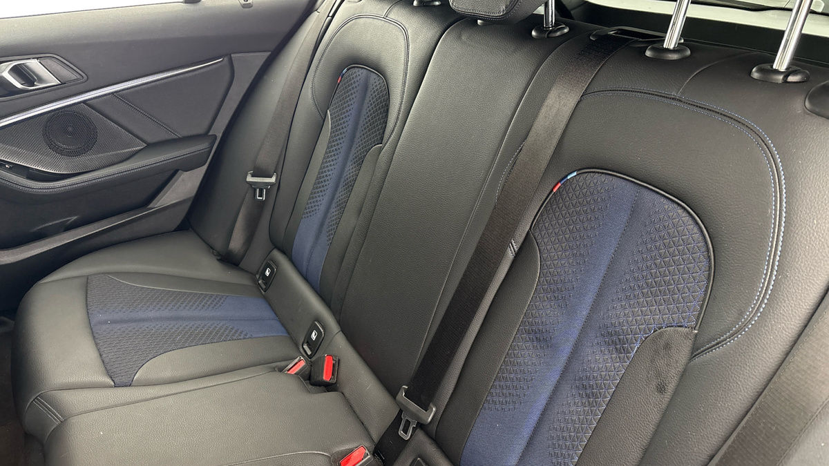 BMW 1 Series Image 8