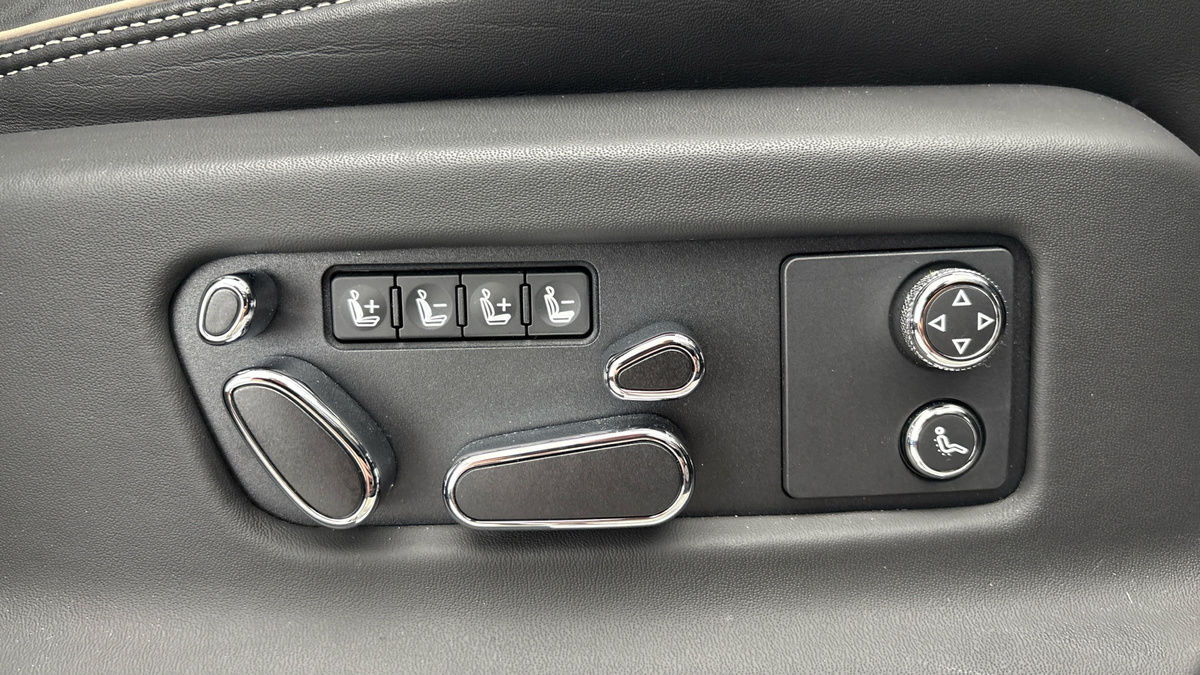 Bentley Bentayga Image 26