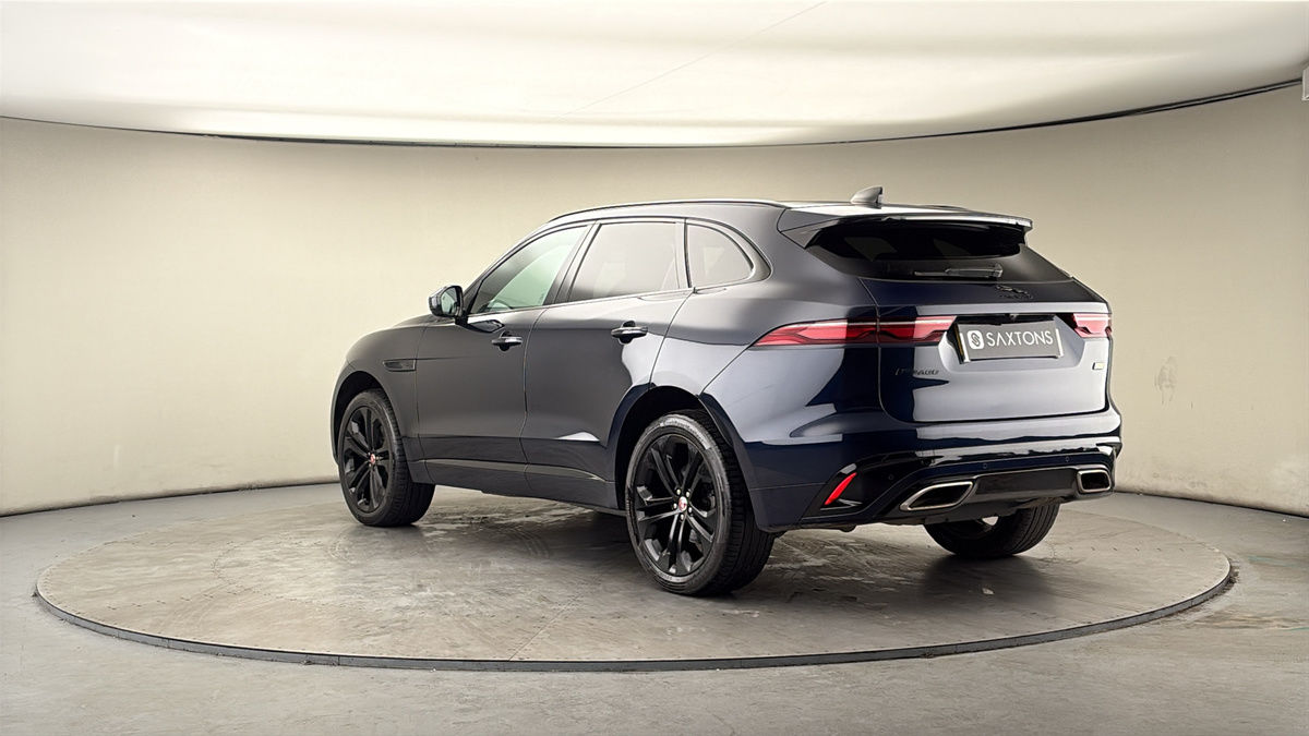 Jaguar F-PACE Image 2