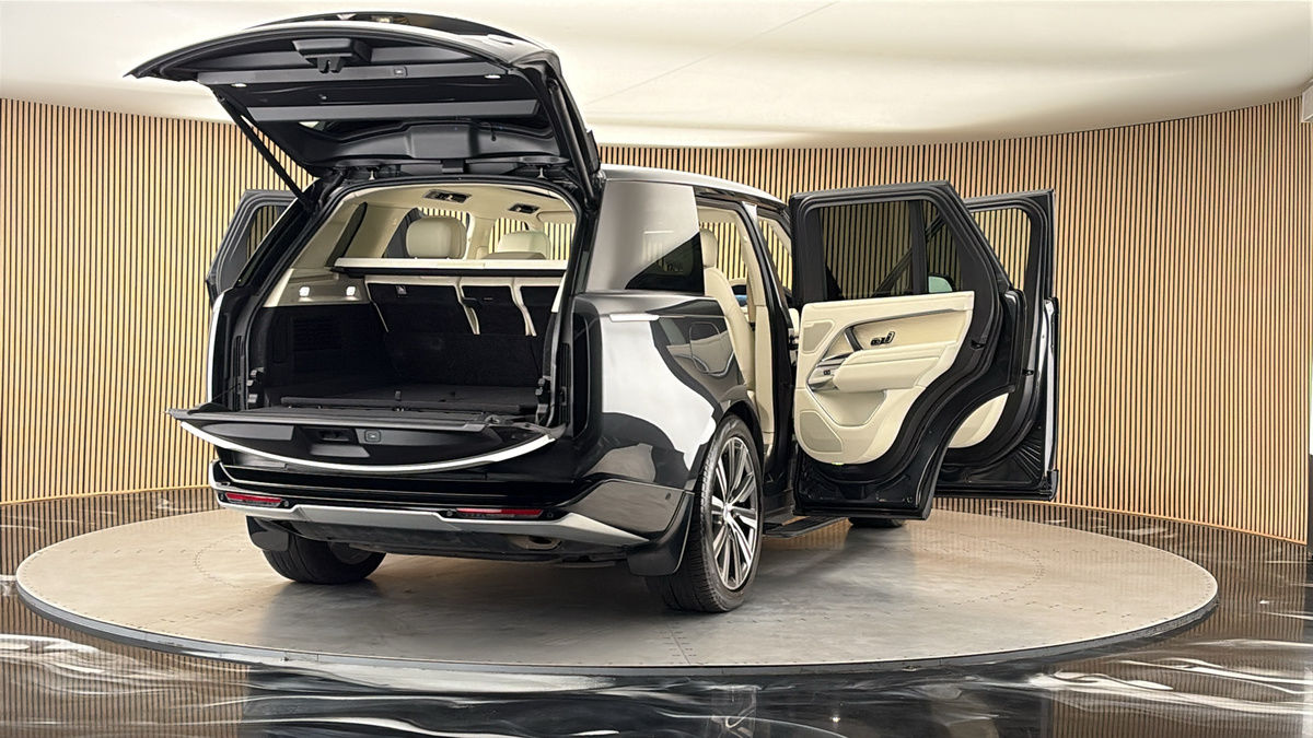 More views of Land Rover Range Rover