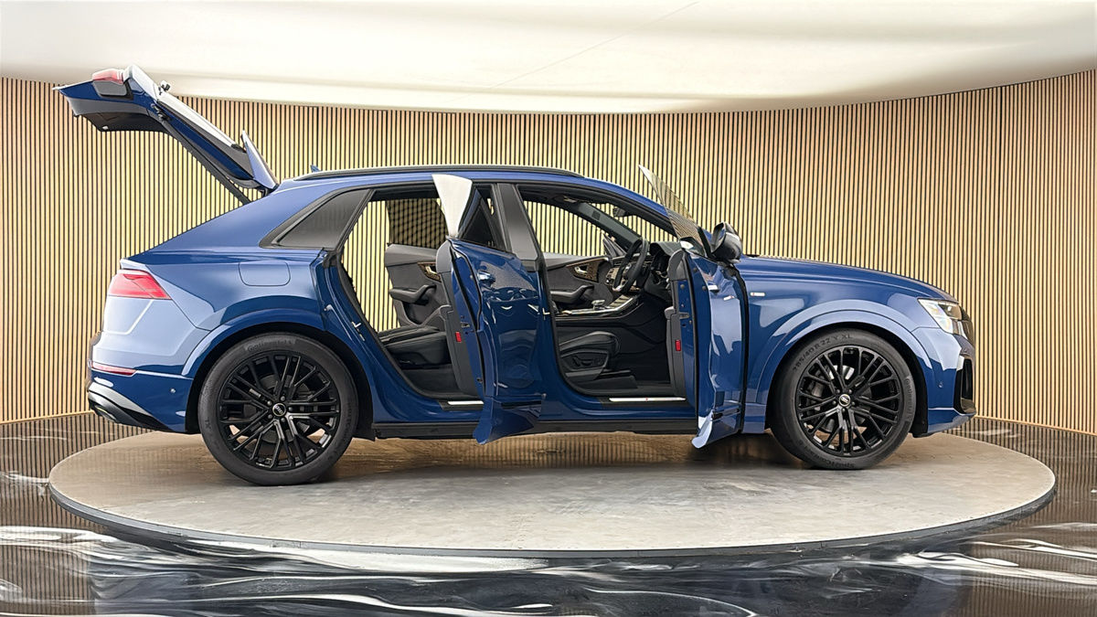 More views of Audi Q8