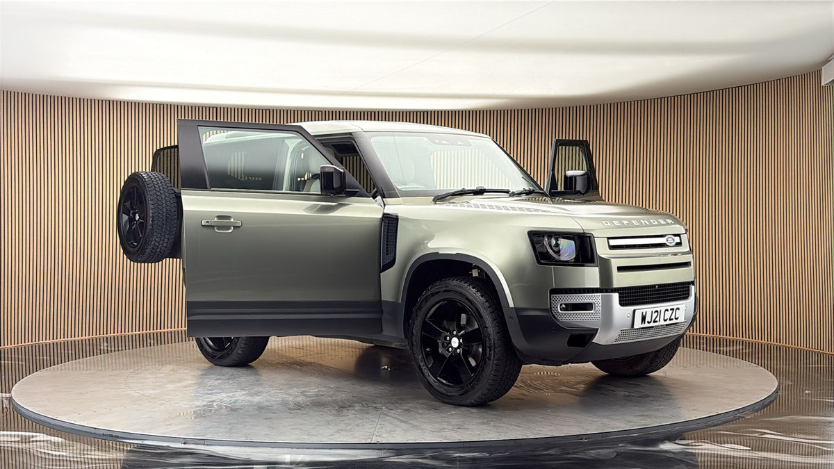 More views of Land Rover Defender 90