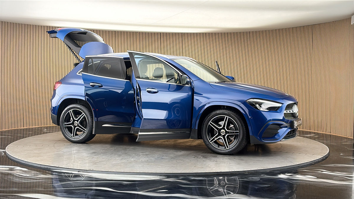 More views of Mercedes-Benz GLA