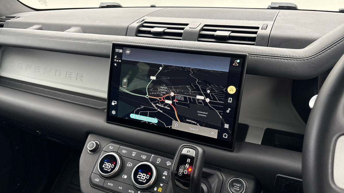 Land Rover Defender 110 Urban Image 23