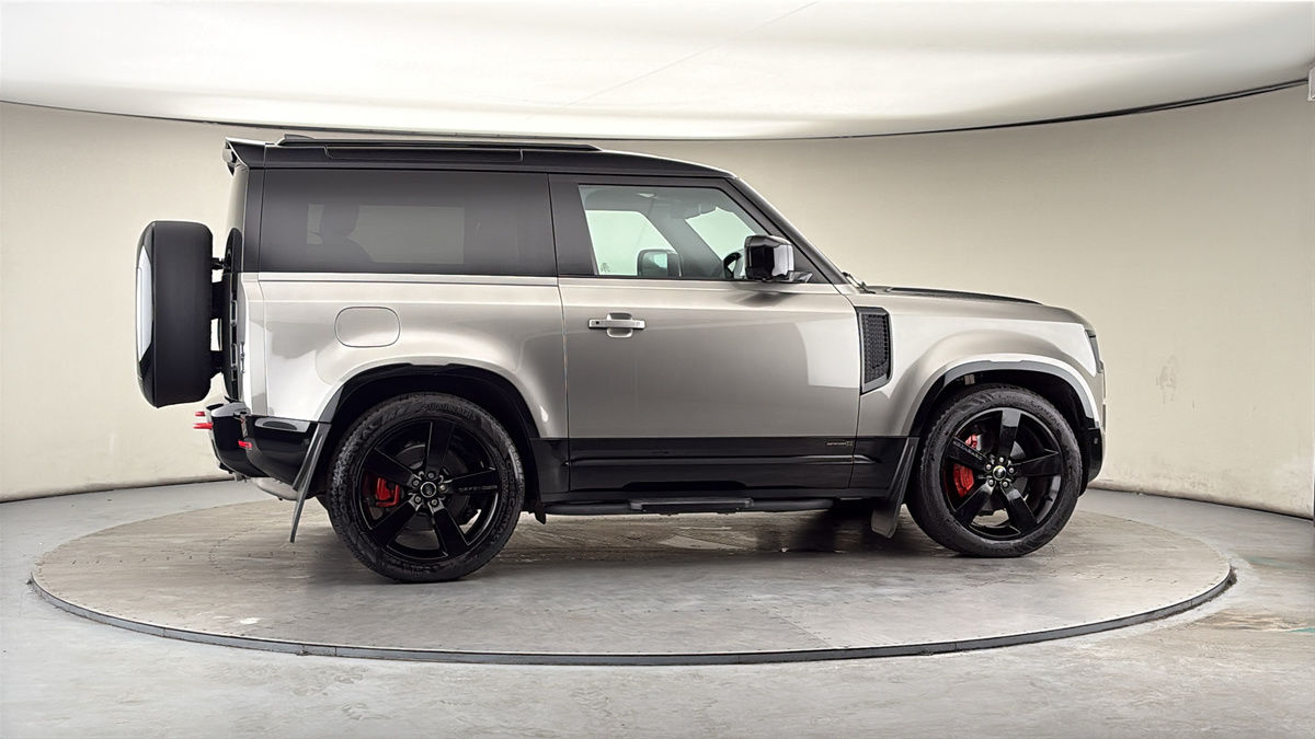 More views of Land Rover Defender 90