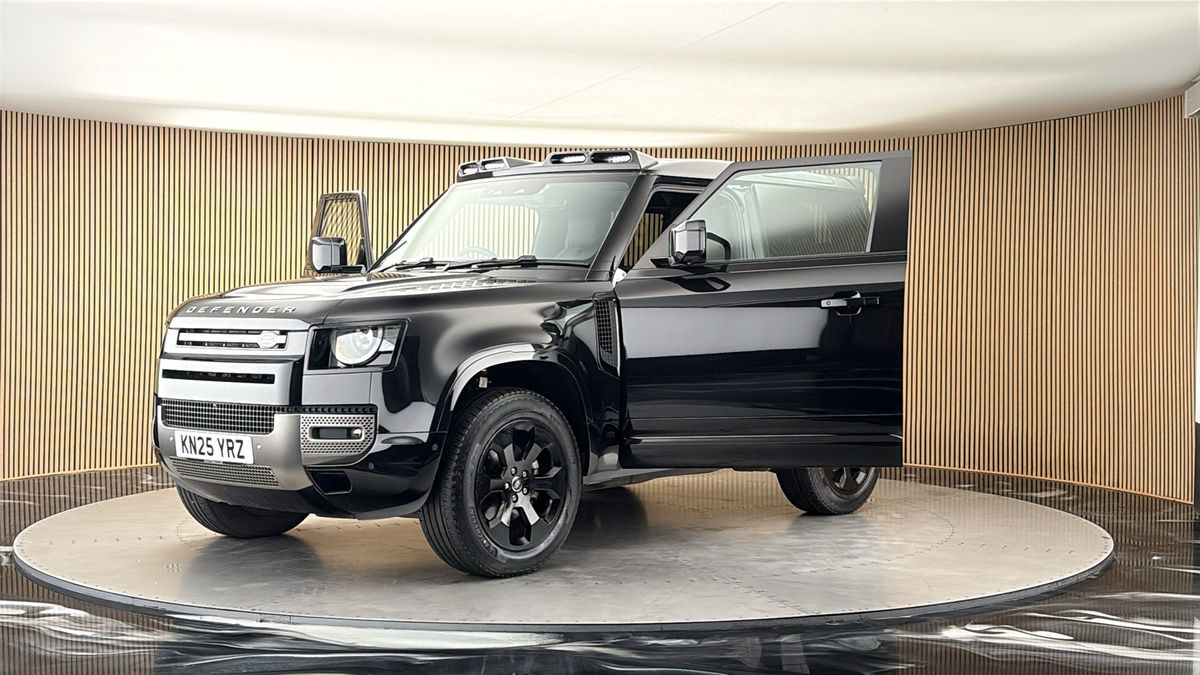 Land Rover Defender 90 Image 22