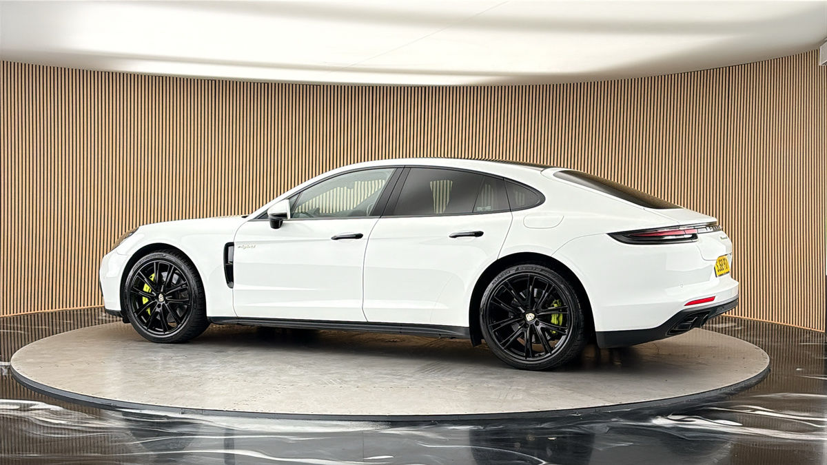 More views of Porsche Panamera