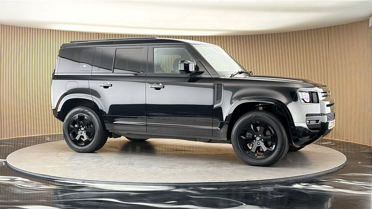 More views of Land Rover Defender 110