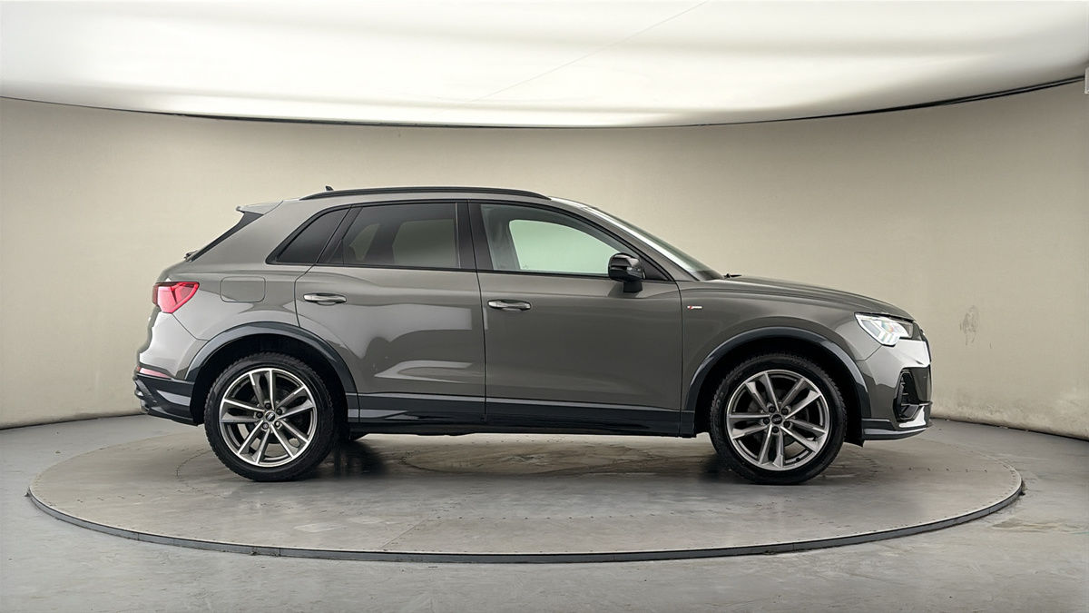 More views of Audi Q3