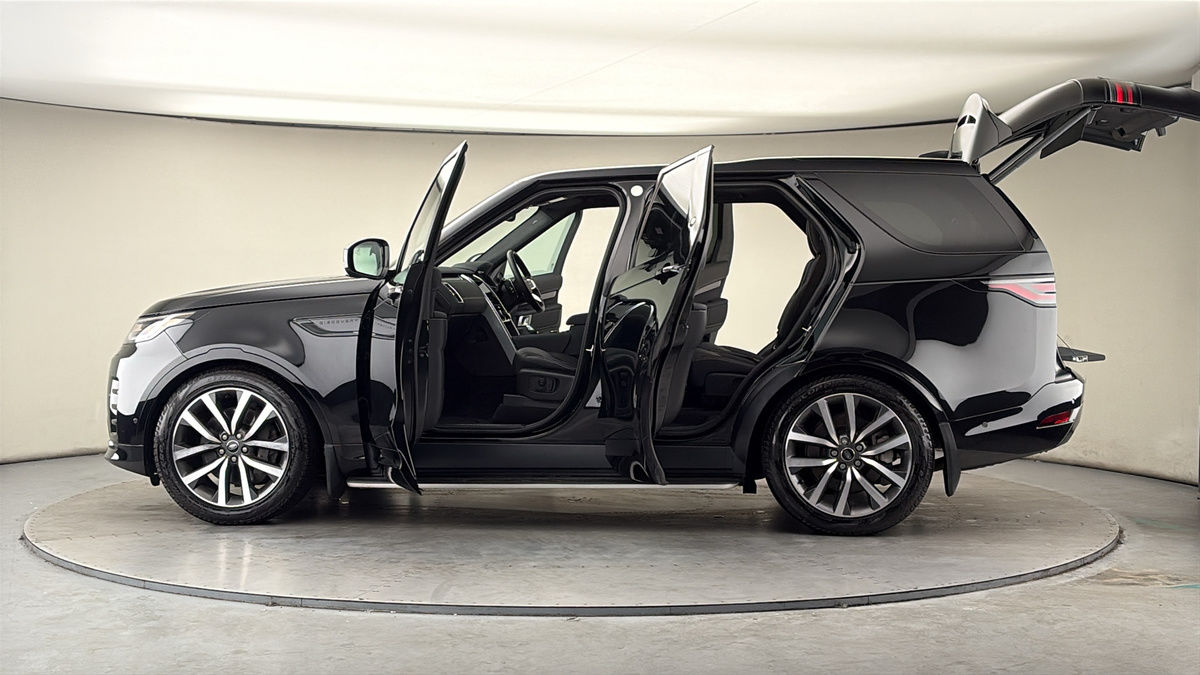 More views of Land Rover Discovery