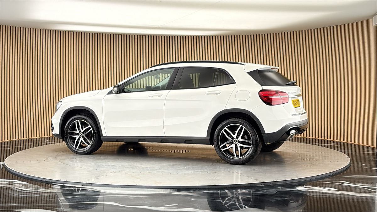 More views of Mercedes-Benz GLA